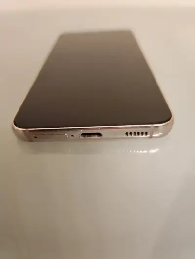 Smartphone Samsung Galaxy S22 color rosa - miniatura 4