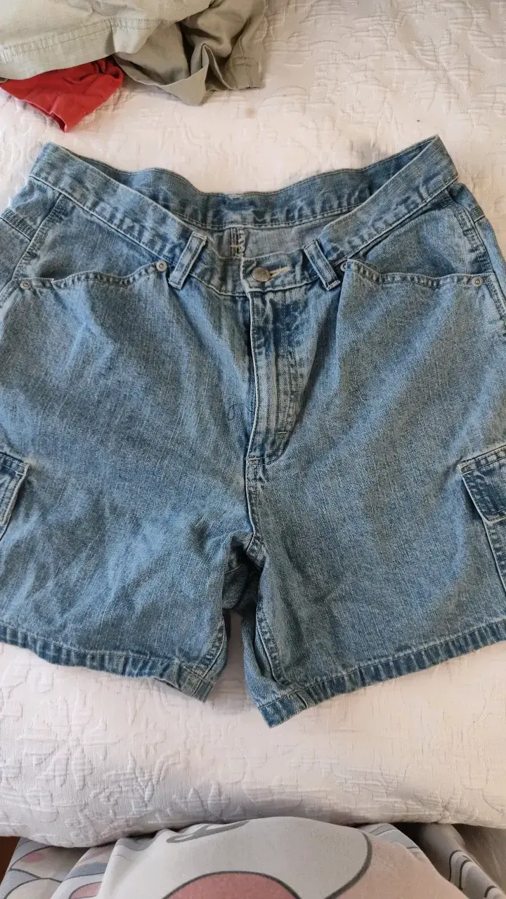 Shorts de mezclilla para hombre en buen estado