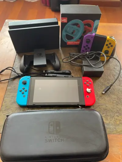 Consola Nintendo Switch con accesorios y estuche - miniatura 2