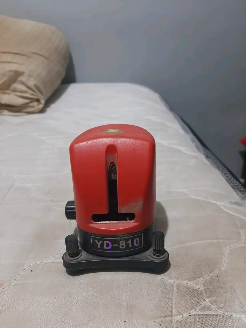 Nivel láser autonivelante rojo YD-810 - 2