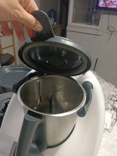 Robot de cocina Thermomix TM6 con accesorios - miniatura 1