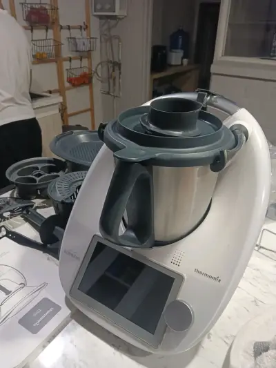 Robot de cocina Thermomix TM6 con accesorios - miniatura 2