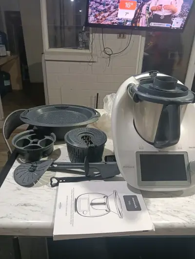 Robot de cocina Thermomix TM6 con accesorios - miniatura 3