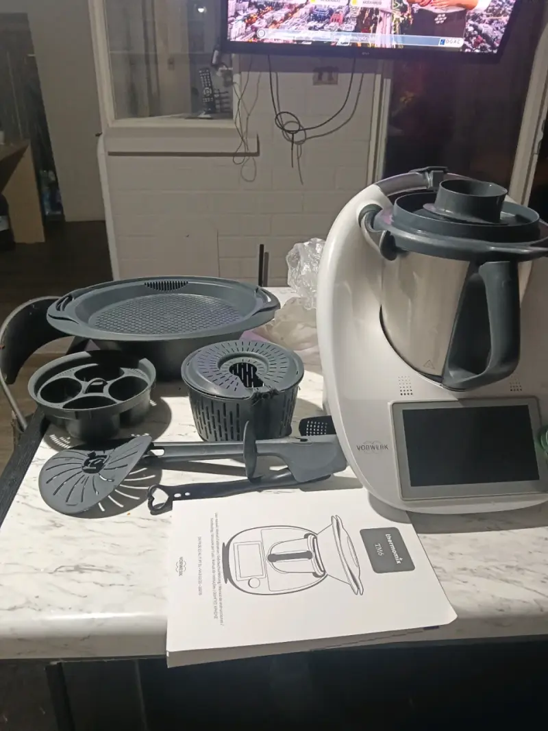 Robot de cocina Thermomix TM6 con accesorios - 5