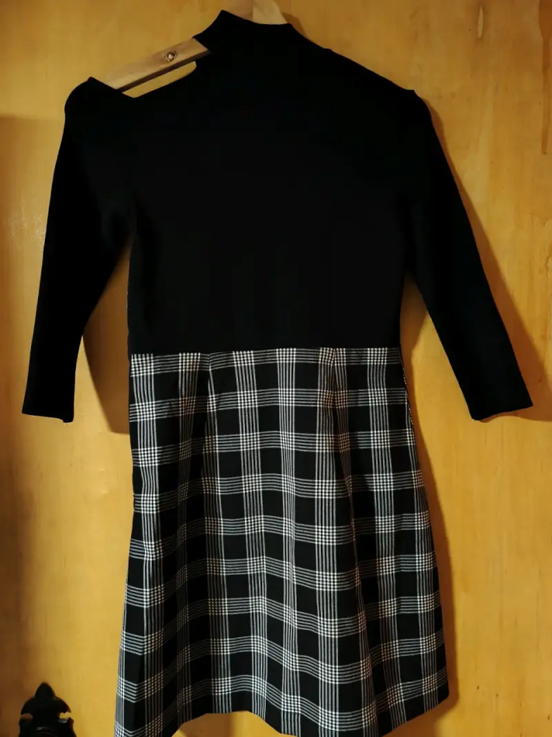 Vestido negro con diseño a cuadros Vero Moda - 2