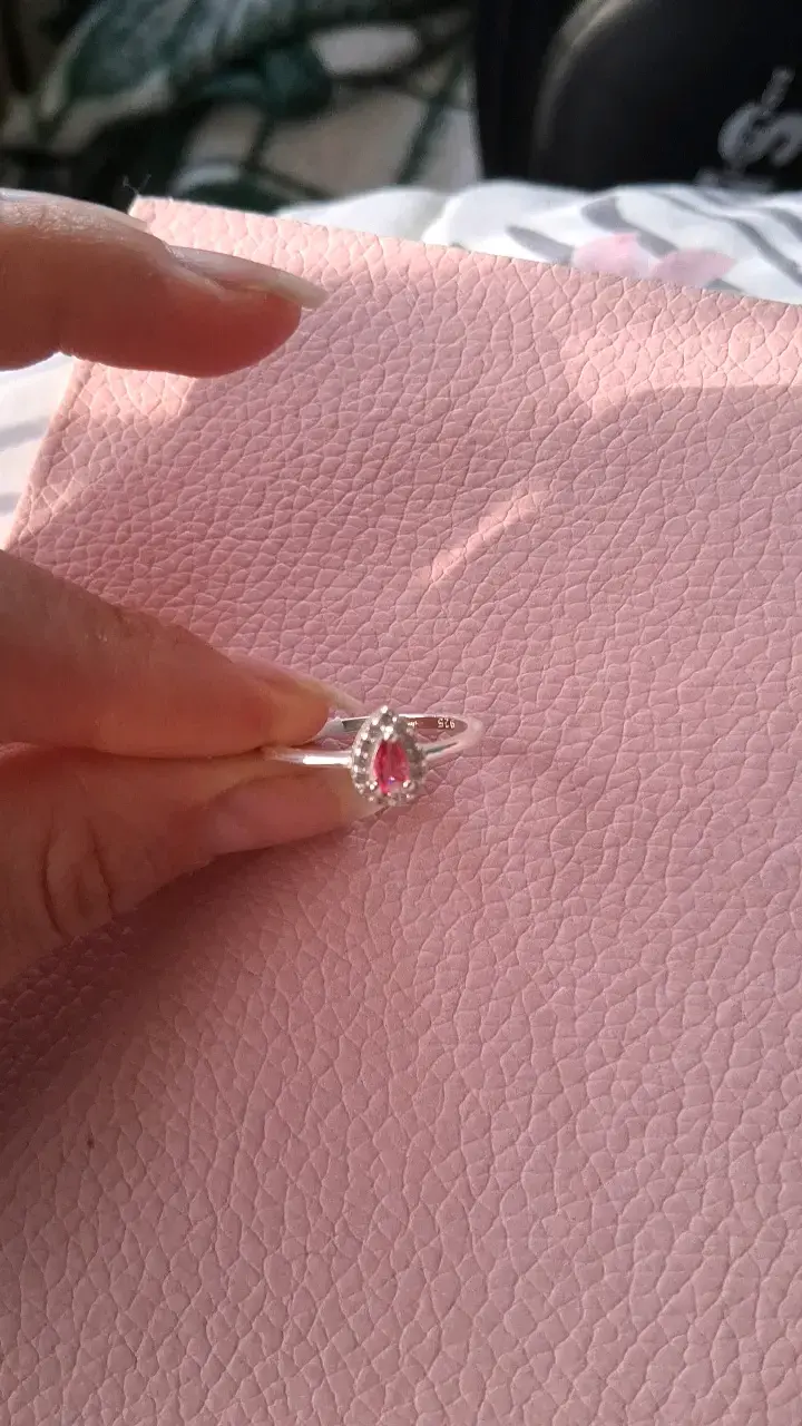 Anillo de plata cn piedra roja en forma de lágrima - 2