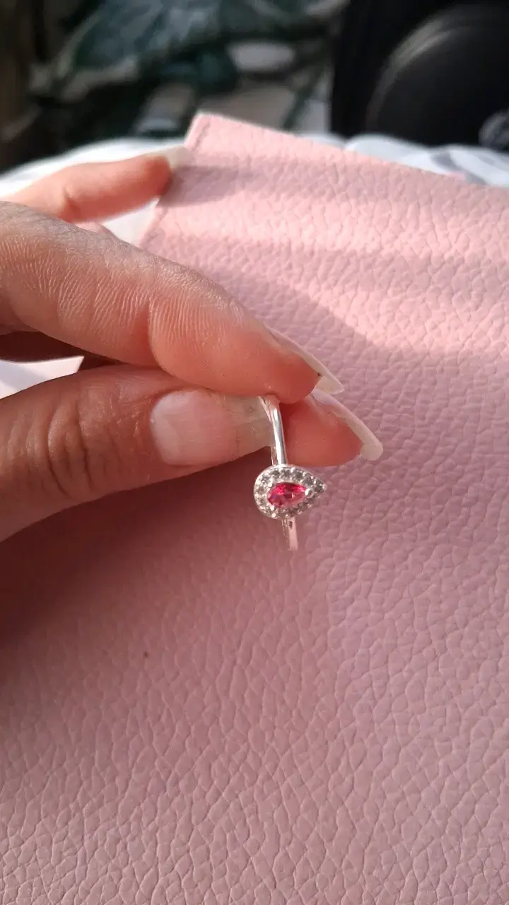 Anillo de plata cn piedra roja en forma de lágrima - 3