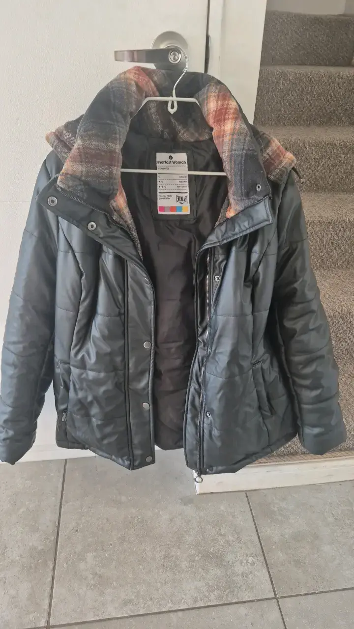 Chaqueta Everlast Mujer Negra Acolchada - 1