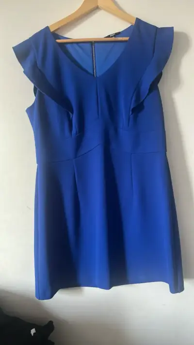 Vestido azul con volantes para mujer - miniatura 1