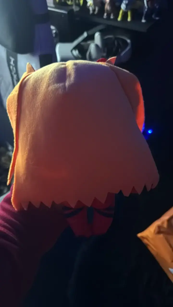 Peluche de personaje anime con parche en el ojo - 2