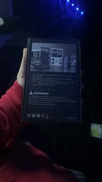 Consola portátil de juegos R36S con pantalla HD - miniatura 2