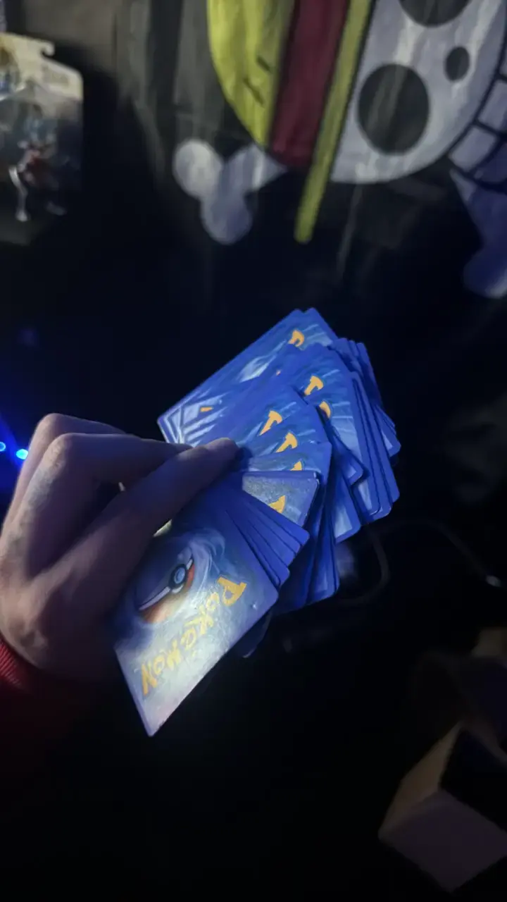 Colección de Cartas Pokémon Variadas - 2