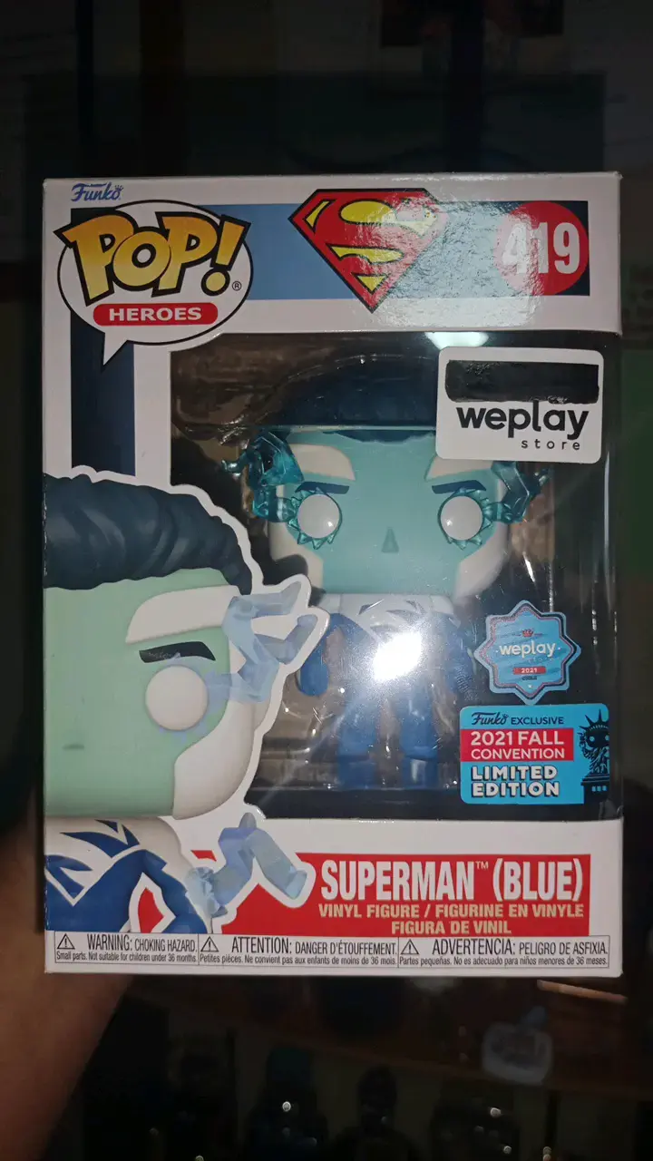 Funko Pop Superman Blue Edición Limitada - 6