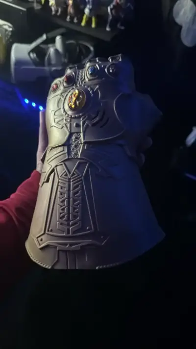 Guantelete del Infinito réplica con gemas - miniatura 1
