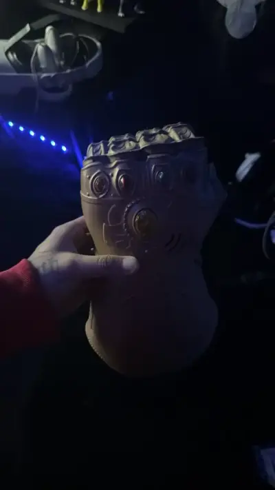 Guantelete del Infinito réplica con gemas - miniatura 2