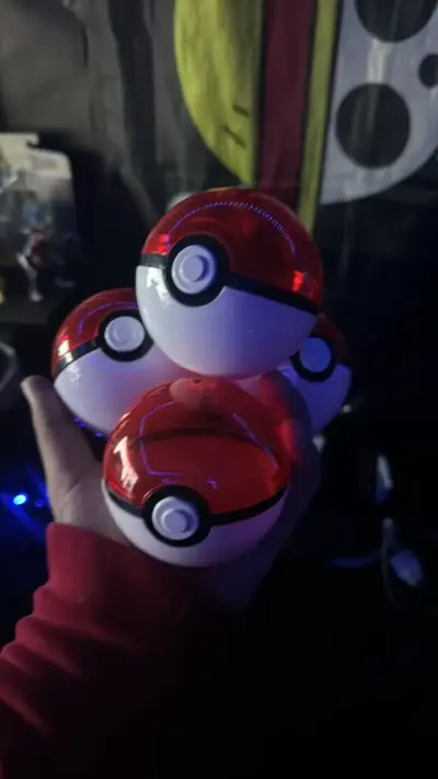 Set de Pokébolas de colección - miniatura 1