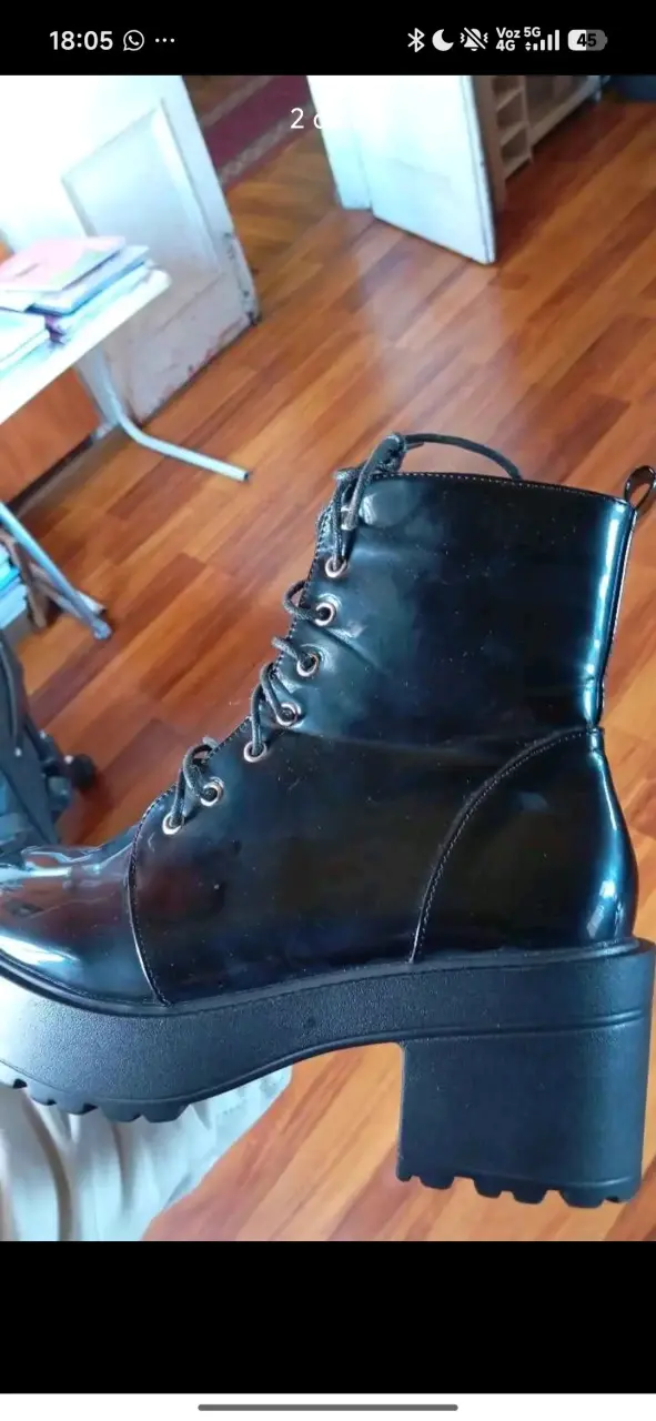 Botines Negros de Charol con Plataforma - 1