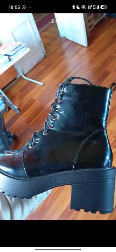 Botines Negros de Charol con Plataforma - miniatura 1