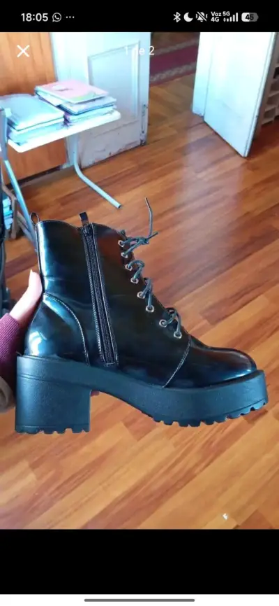 Botines Negros de Charol con Plataforma - miniatura 2