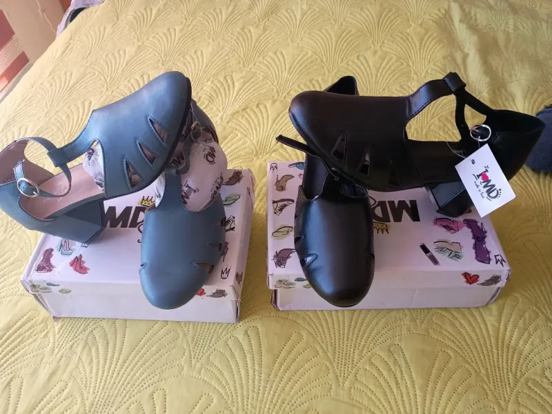 Zapatos de tacón MD para mujer en negro y azul