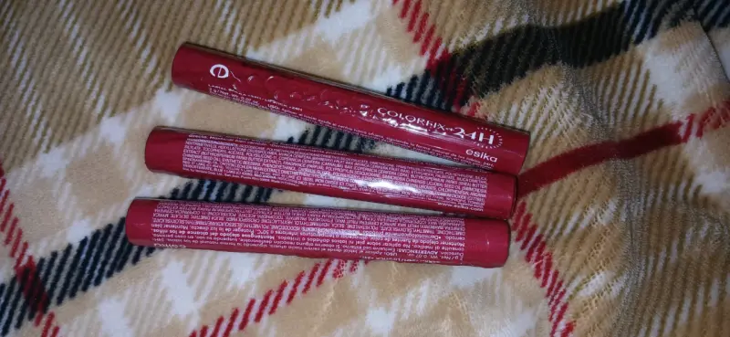 Labial ÉsiKa Colorfix 24H