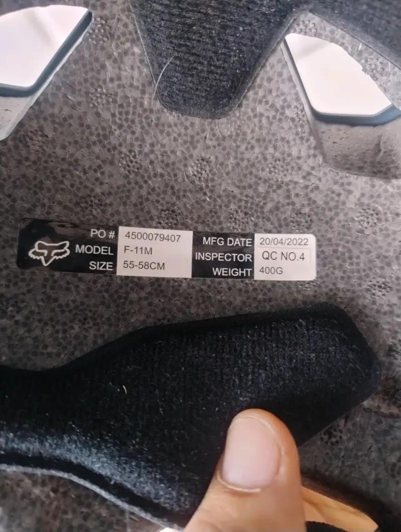 Casco de ciclismo/skate  Fox negro con ventilación - 6