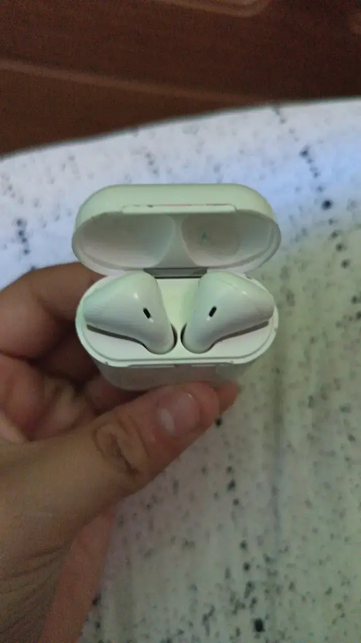 Airpods nuevos nunca usados - 2