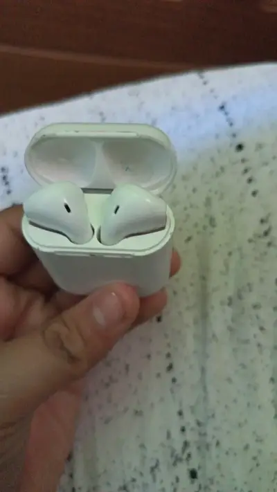 Airpods nuevos nunca usados - miniatura 3