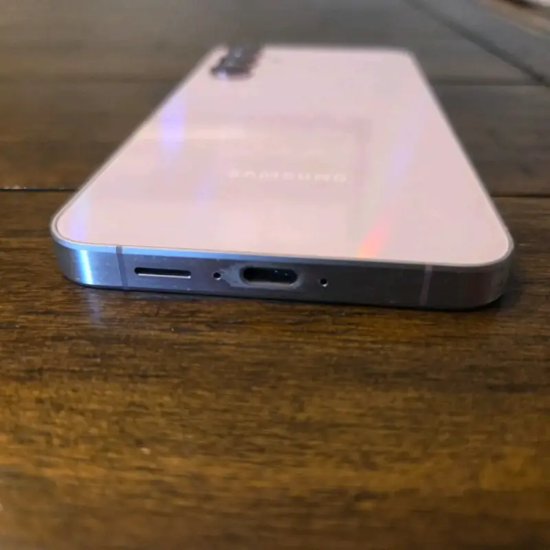 Smartphone Samsung a55 con triple cámara trasera - 2