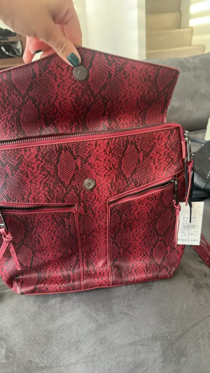 Mochila de cuero sintético roja con diseño de serpiente - 3