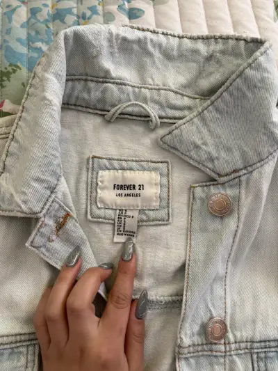 Chaqueta de mezclilla Forever 21 azul claro - miniatura 2