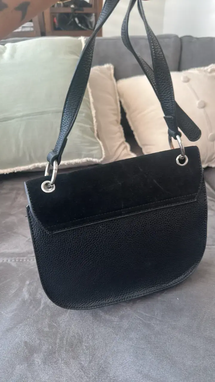 Cartera negra con tachas metálicas - 2