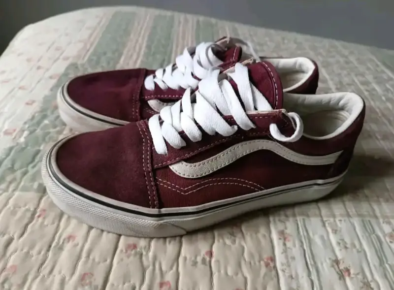 Zapatillas Vans burdeos clásicas - 1