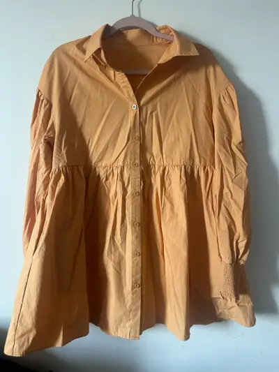 Blusa larga mostaza con mangas abullonadas - miniatura 3