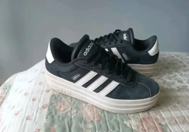 Zapatillas Adidas talla 36 y medio - 1