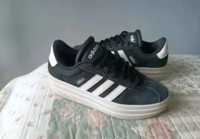 Zapatillas Adidas talla 36 y medio - miniatura 1