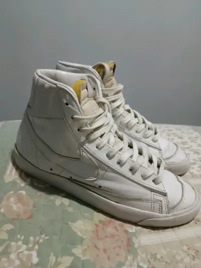 Zapatillas blancas de caña alta para hombre - miniatura 1