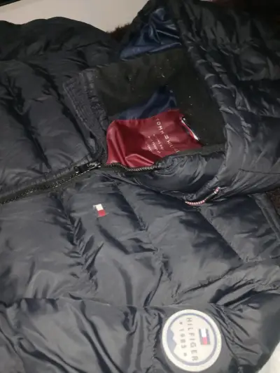 Chaqueta  negra Tommy Hilfiger - miniatura 2
