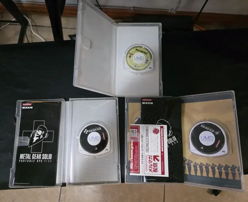 Consola PSP excelente estado + 3 juegos Metal Gear - 6