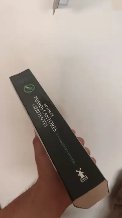 Libro Balada de Pájaros Cantores y Serpientes de Suzanne Collins - miniatura 3