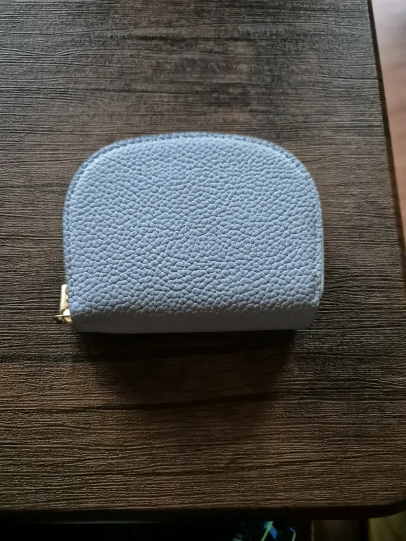 Estuche de cuero celeste para tarjetas - 1