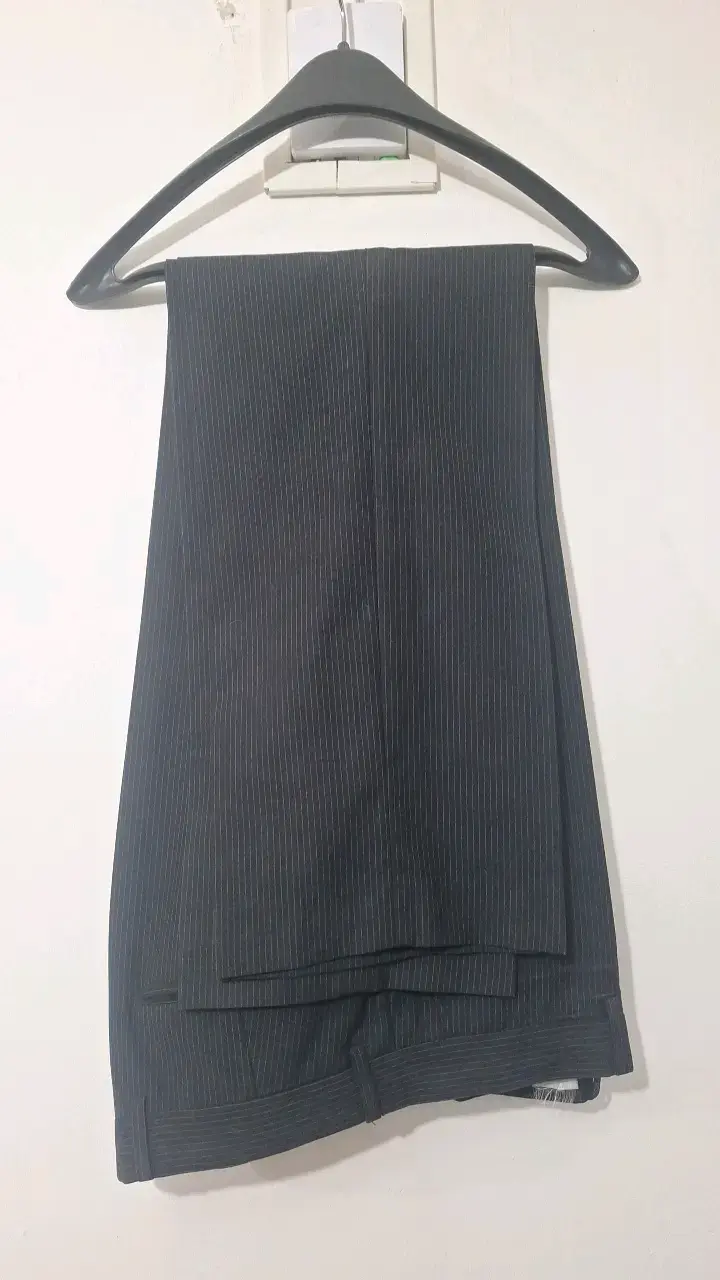 Traje formal de hombre a rayas - 2