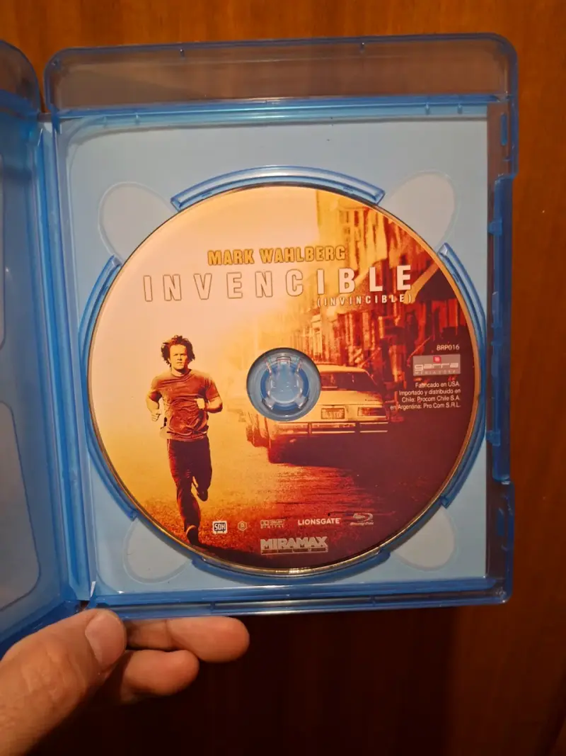 Blu-ray de la película Invencible con Mark Wahlberg - 2