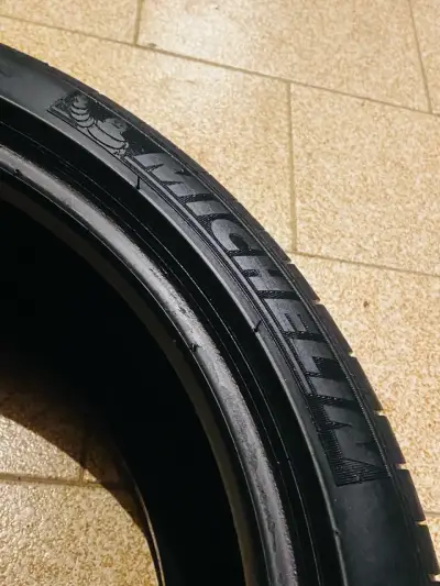 Neumático Michelin pilotexalto 245/45 R18 usado - miniatura 1
