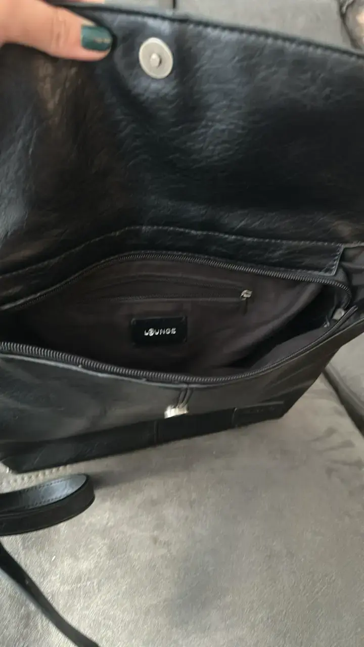 Cartera negra de cuero Lovings con correa ajustable - 2