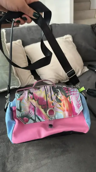 Bolso bandolera colorido con diseño floral - miniatura 1