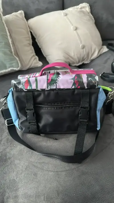 Bolso bandolera colorido con diseño floral - miniatura 4