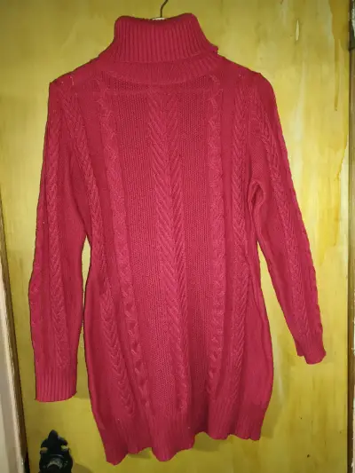 Vestido de punto rojo con cuello alto - miniatura 2