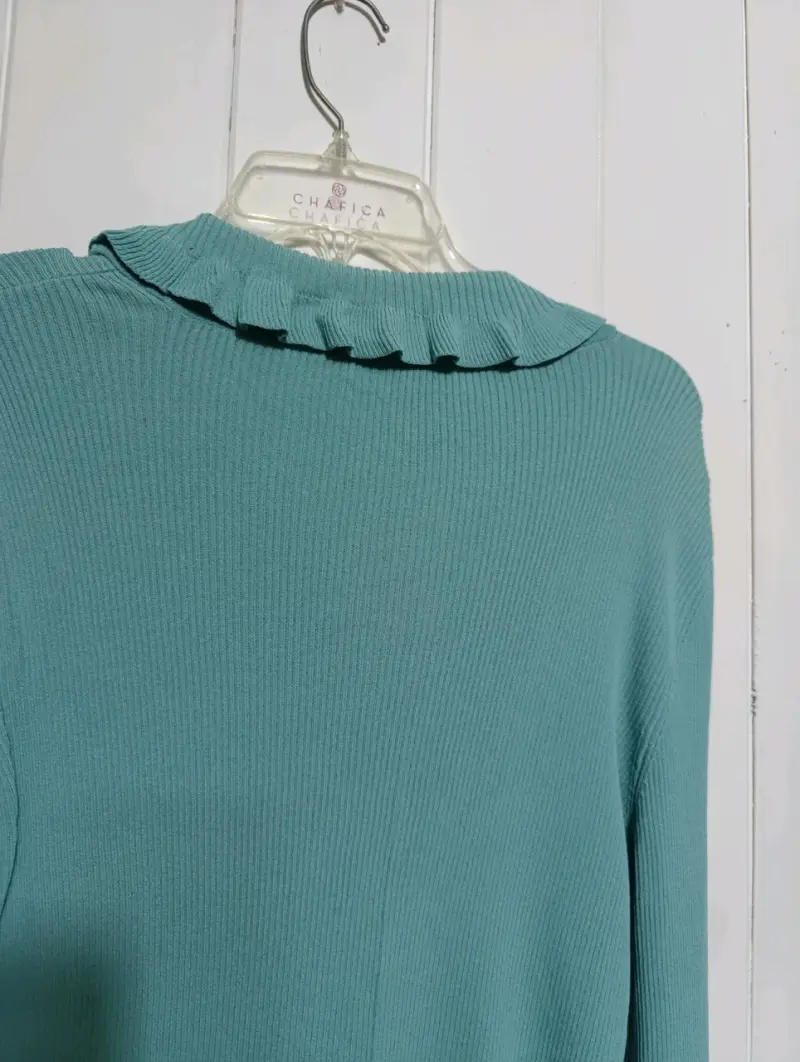 Suéter de punto menta con volantes para mujer - 4