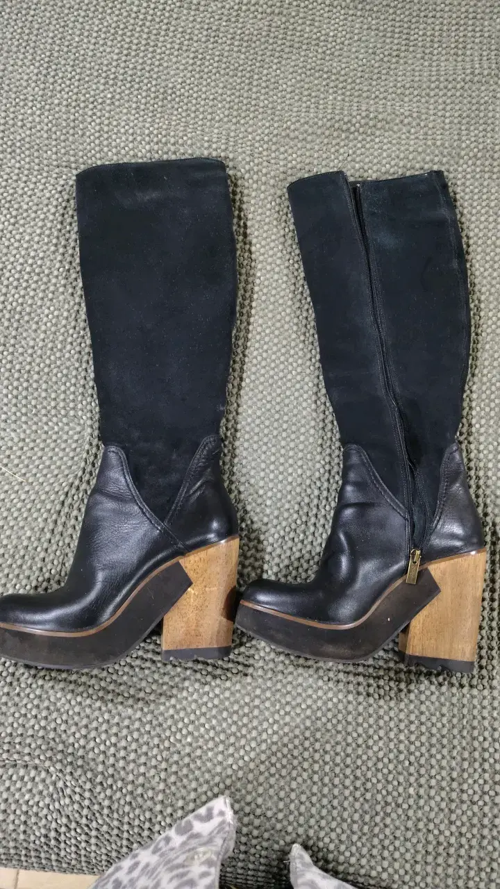Botas de cuero negras con tacón de madera - 1